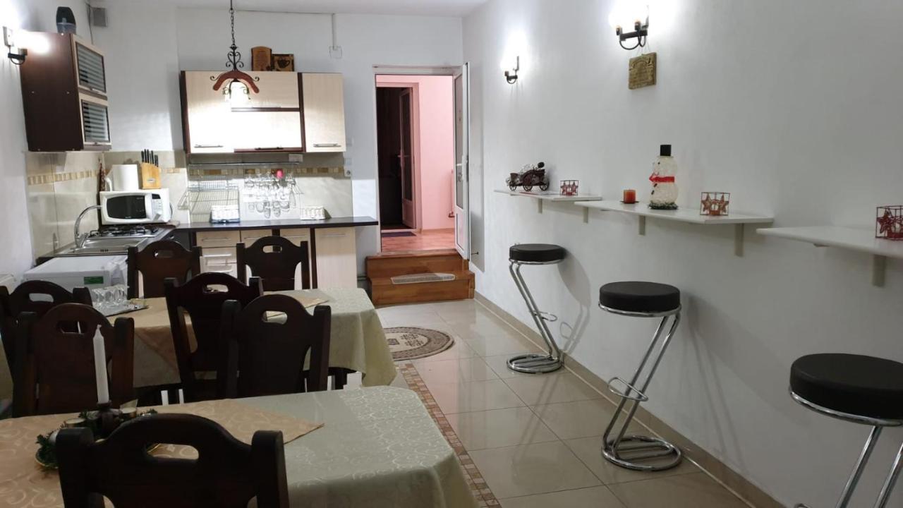 Appartement Casa Nicoladis à Zărneşti Extérieur photo