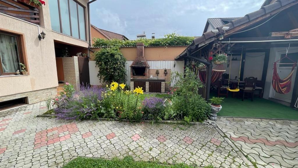 Appartement Casa Nicoladis à Zărneşti Extérieur photo