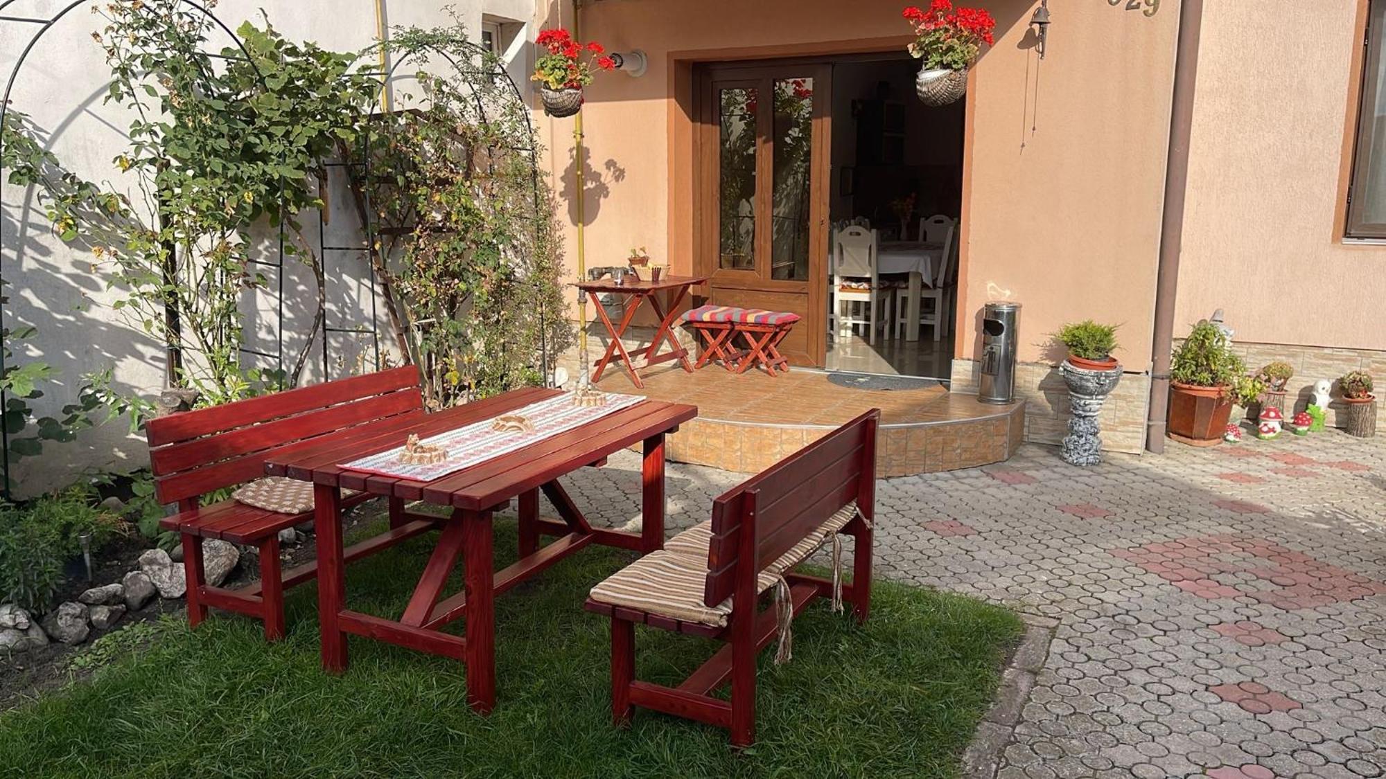 Appartement Casa Nicoladis à Zărneşti Extérieur photo