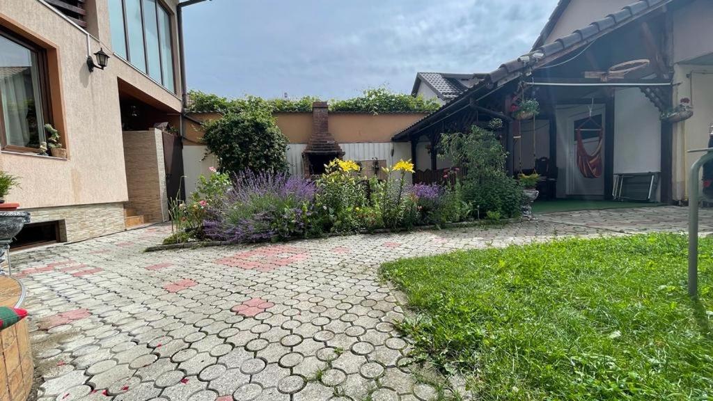 Appartement Casa Nicoladis à Zărneşti Extérieur photo