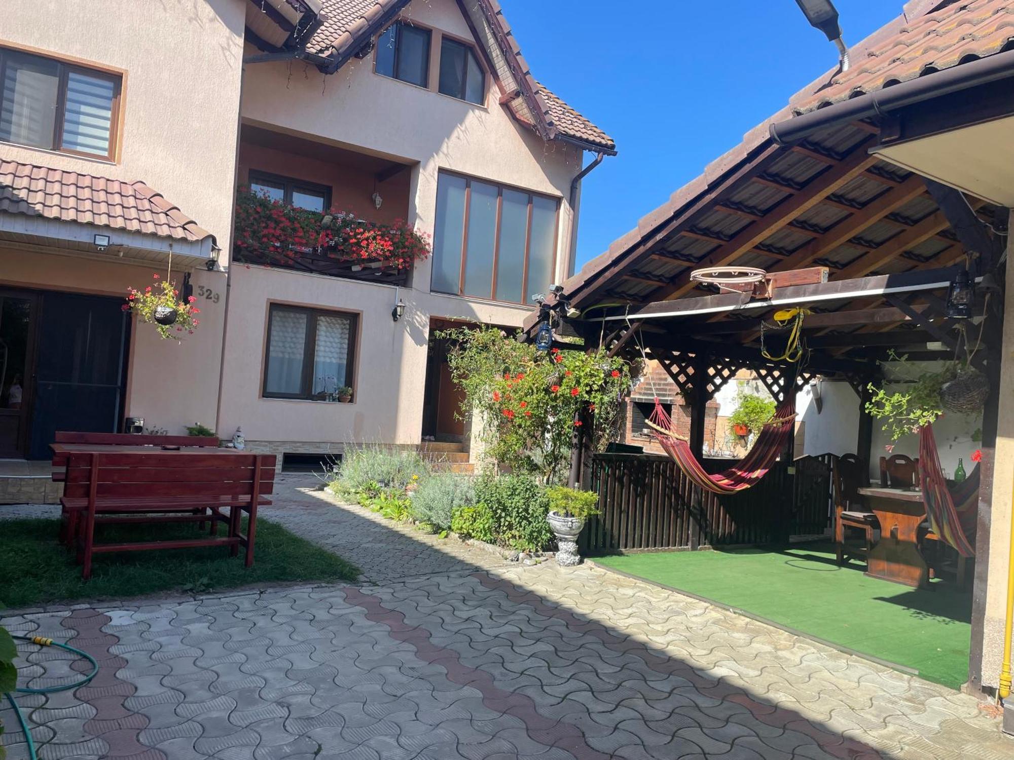 Appartement Casa Nicoladis à Zărneşti Extérieur photo